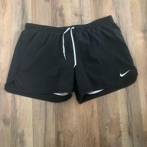 Nike women’s low waisted Dri-FIT size large